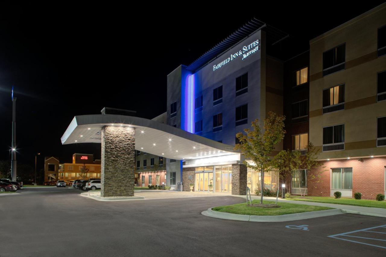 Fairfield Inn & Suites By Marriott Detroit Canton Exterior photo